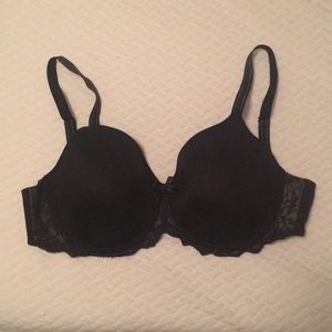 NWOT Black Chantelle T-Shirt Bra